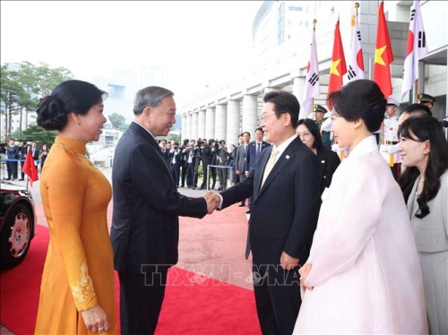 Tổng thống Hàn Quốc chủ trì Lễ đón trọng thể Tổng Bí thư Tô Lâm và Phu nhân