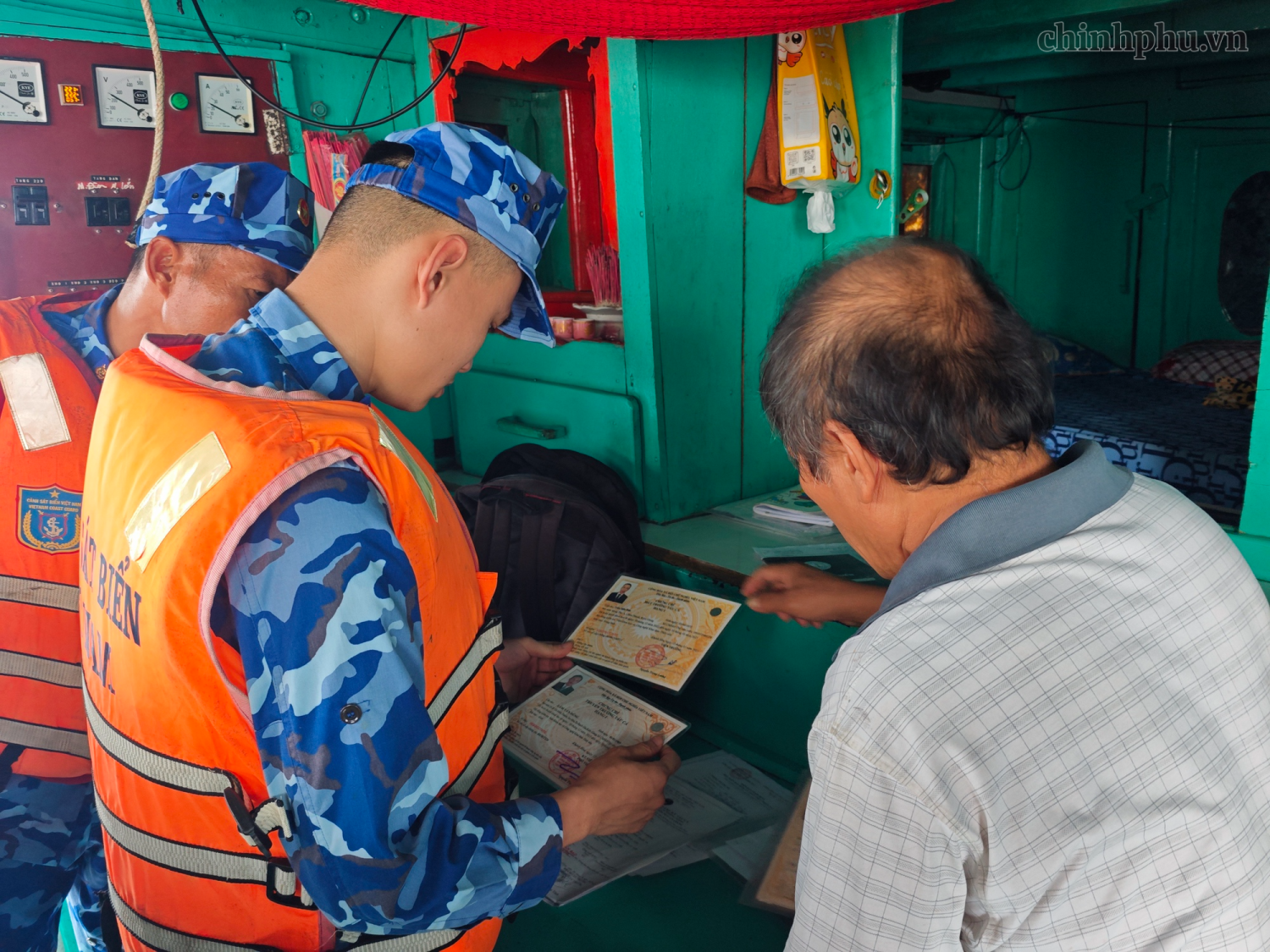 chung sức gỡ thẻ vàng IUU ảnh 1
