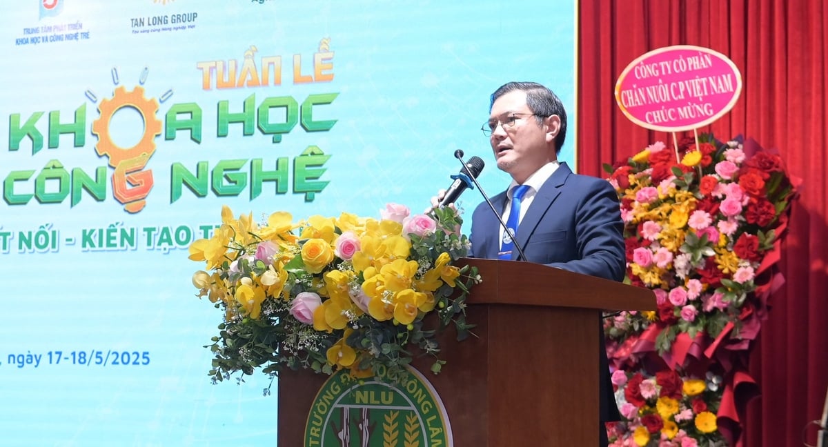  PGS.TS Nguyễn Tất Toàn - Hiệu trưởng Trường Đại học Nông Lâm TPHCM phát biểu khai mạc sự kiện