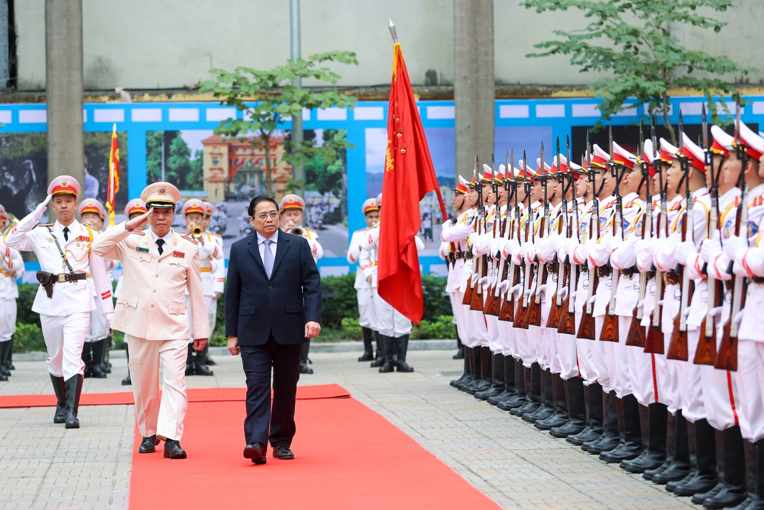 80 NĂM CÔNG AN NHÂN DÂN VIỆT NAM VỚI SỰ NGHIỆP XÂY DỰNG VÀ PHÁT TRIỂN KINH TẾ XÃ HỘI CỦA ĐẤT NƯỚC ảnh 2