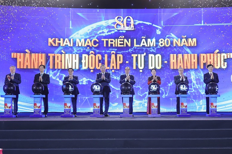 Khai mạc Triển lãm thành tựu đất nước “80 năm hành trình Độc lập Tự do Hạnh phúc” Ảnh 3